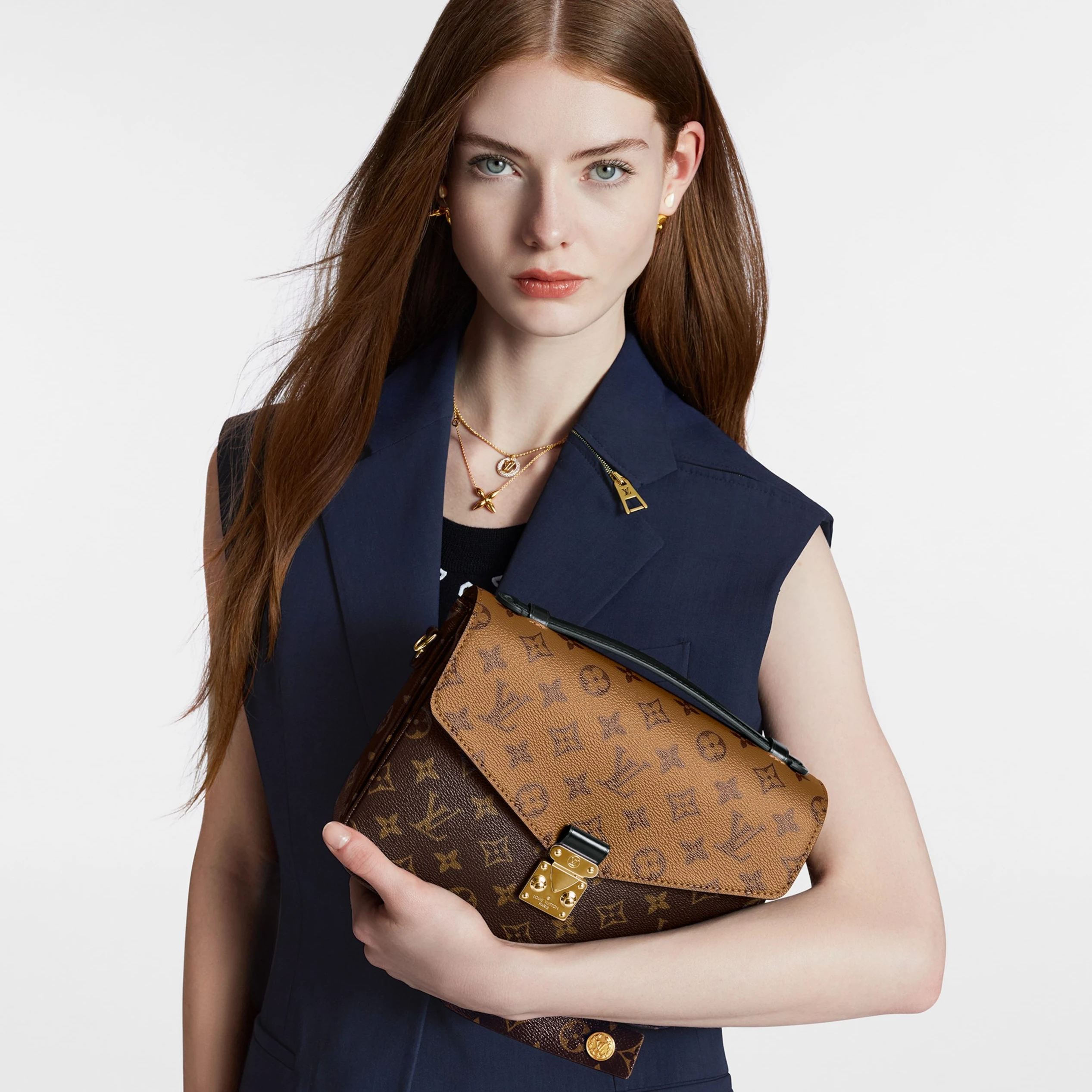 Mythick Louis Vuitton Pochette Metis M44876 Monogram Reverse