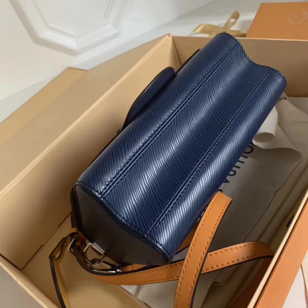 Top lv Louis Vuitton Twist MM Handle Bag Epi Monogram M52513