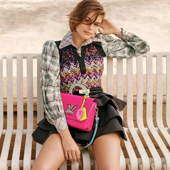 Top lv Louis Vuitton Twist MM M56131 Rose