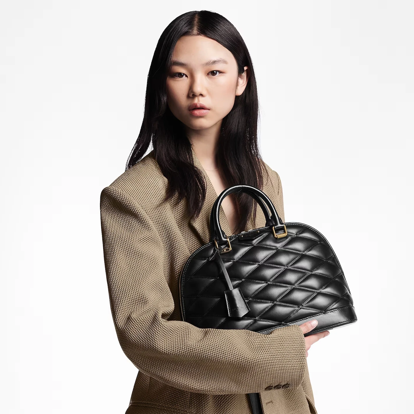 Mythick Louis Vuitton Black Lamb leather M23688 Alma PM