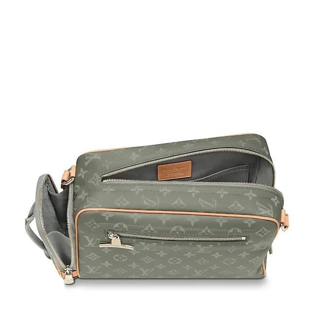 Louis vuitton locations Louis Vuitton Camera Bag M43884