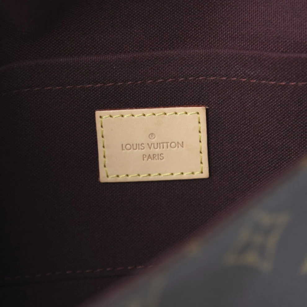 Louis vuitton locations Louis Vuitton Favorite MM M40718