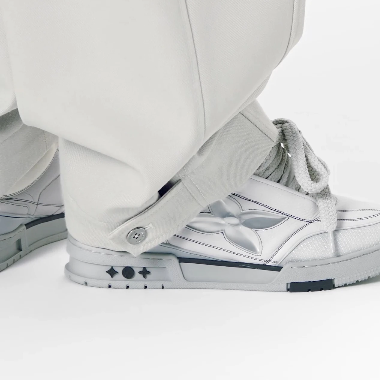 Top lv Louis Vuitton LV Skate Sneaker Grey 1ABZ63