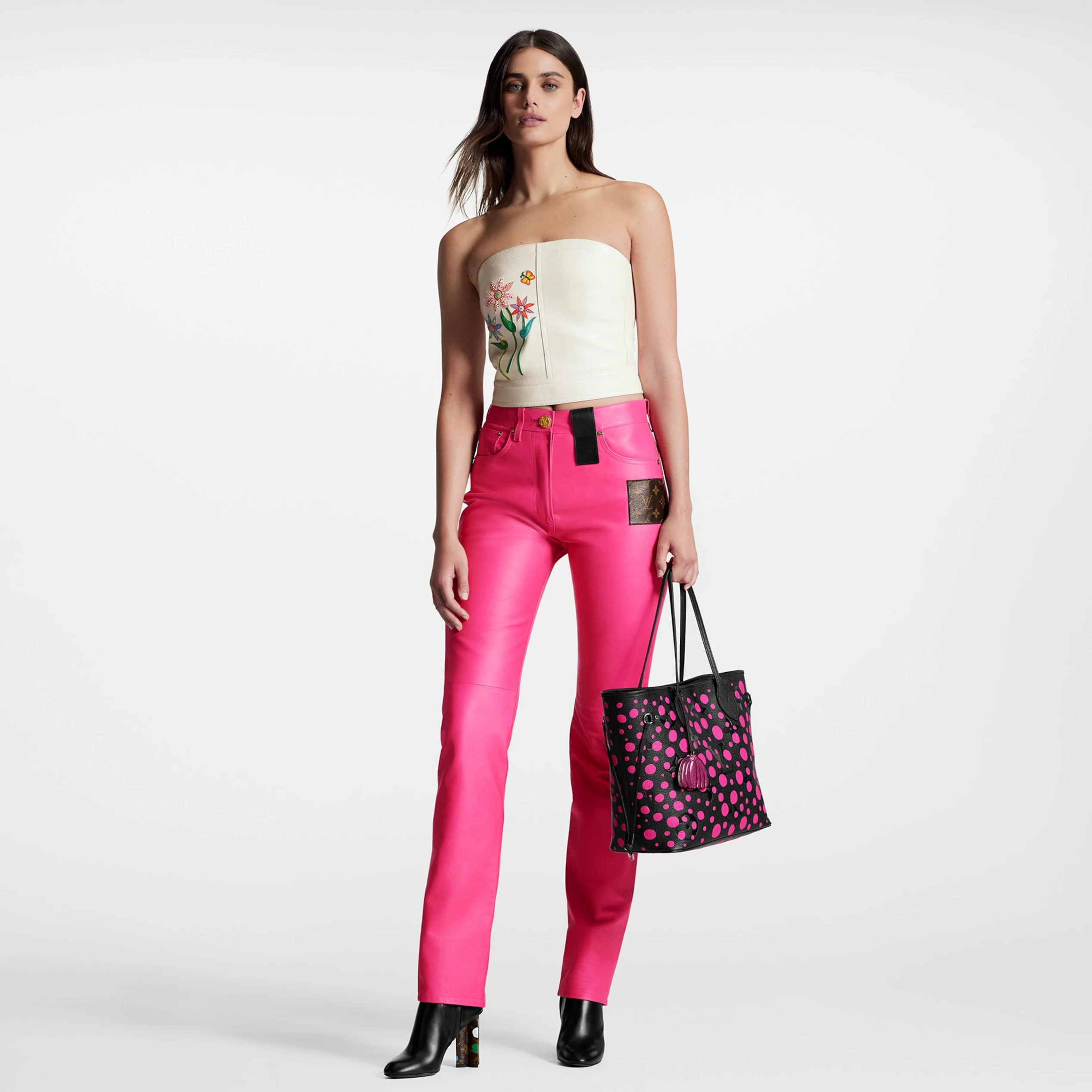 Louis vuitton locations Louis Vuitton LV x YK Neverfull MM M46419 Noir Fuchsia