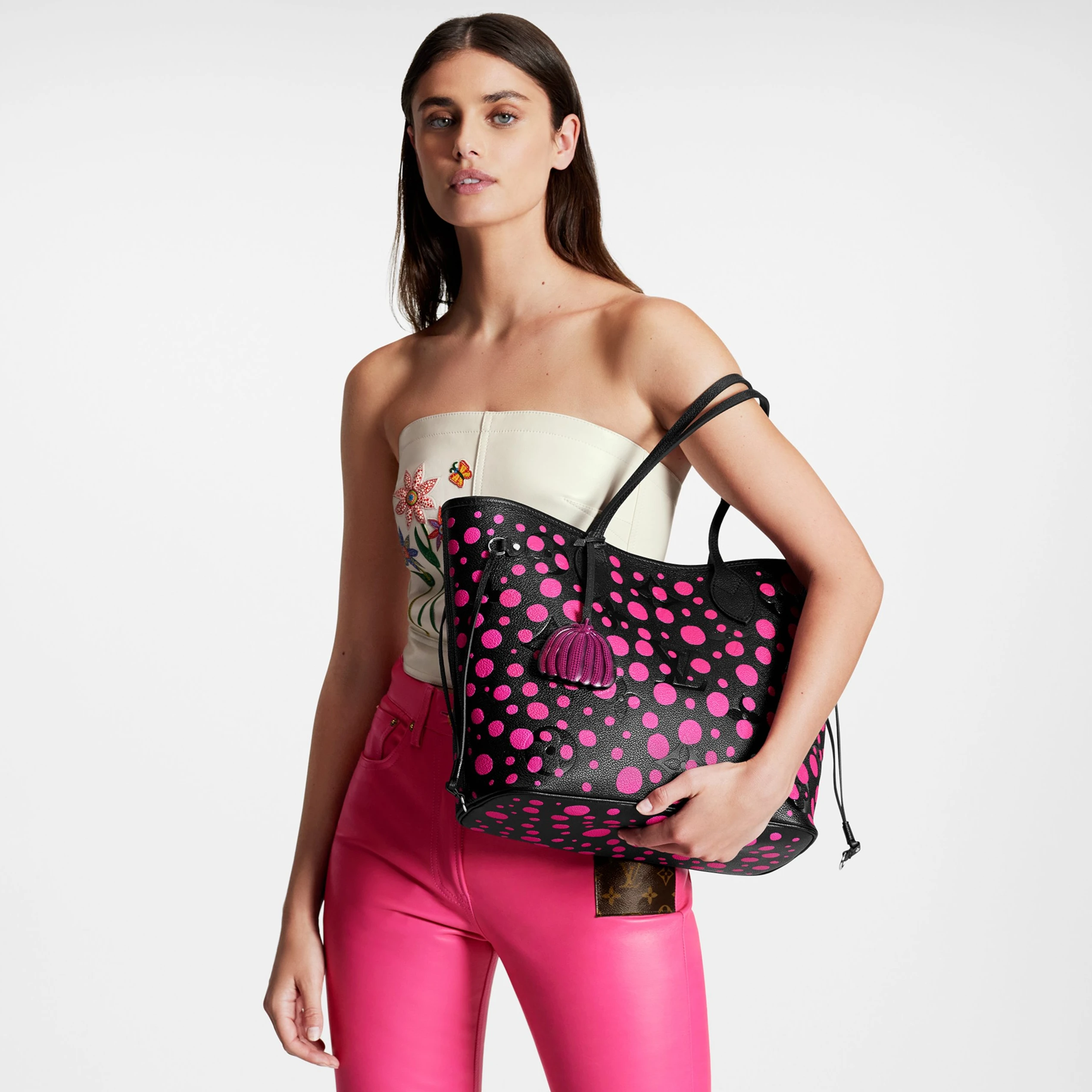 Louis vuitton locations Louis Vuitton LV x YK Neverfull MM M46419 Noir Fuchsia