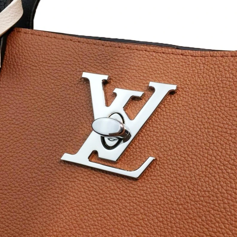 Replica bag Louis Vuitton Lockme Go M52408