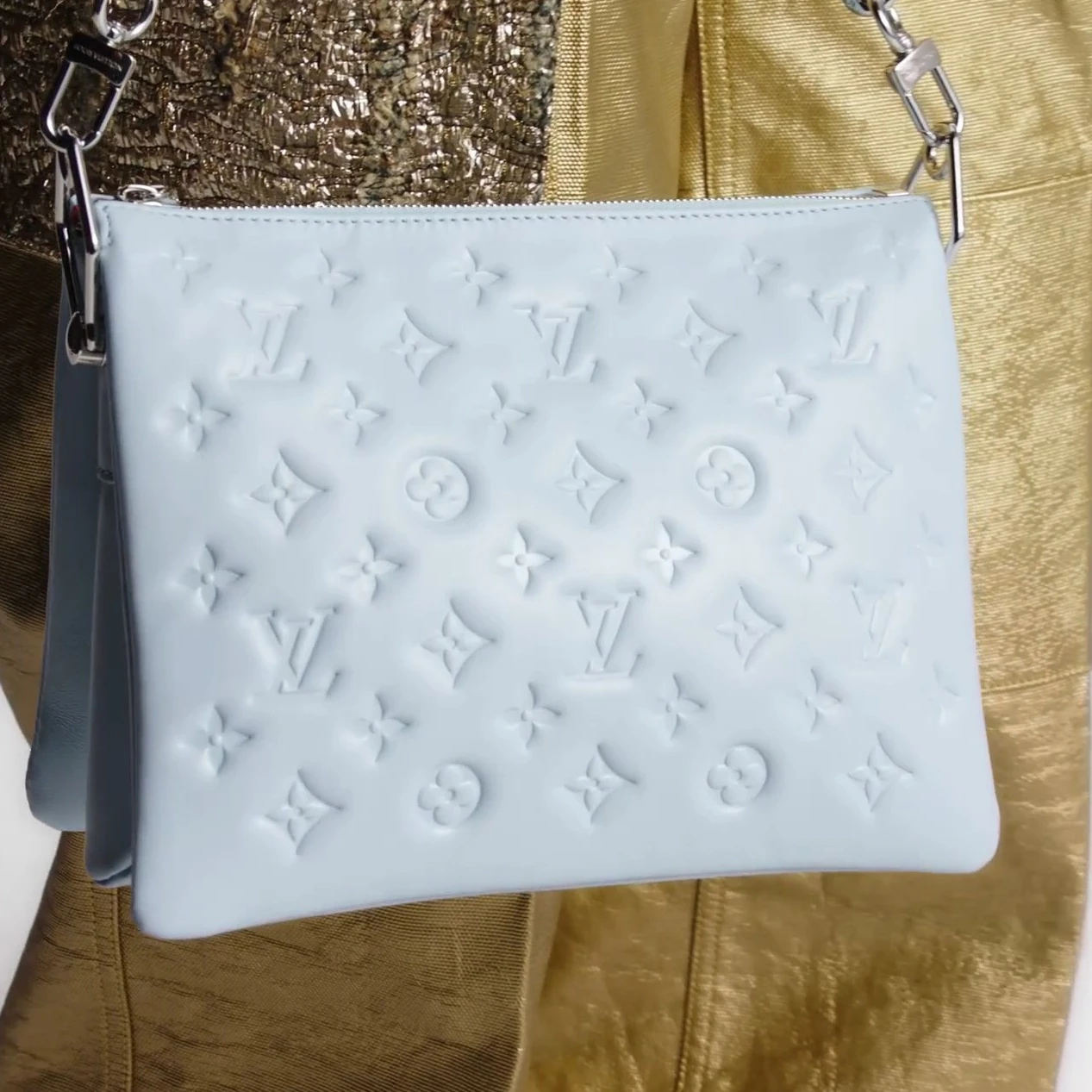 Mythick.ru Louis Vuitton M21197 Coussin PM Blue Glacier