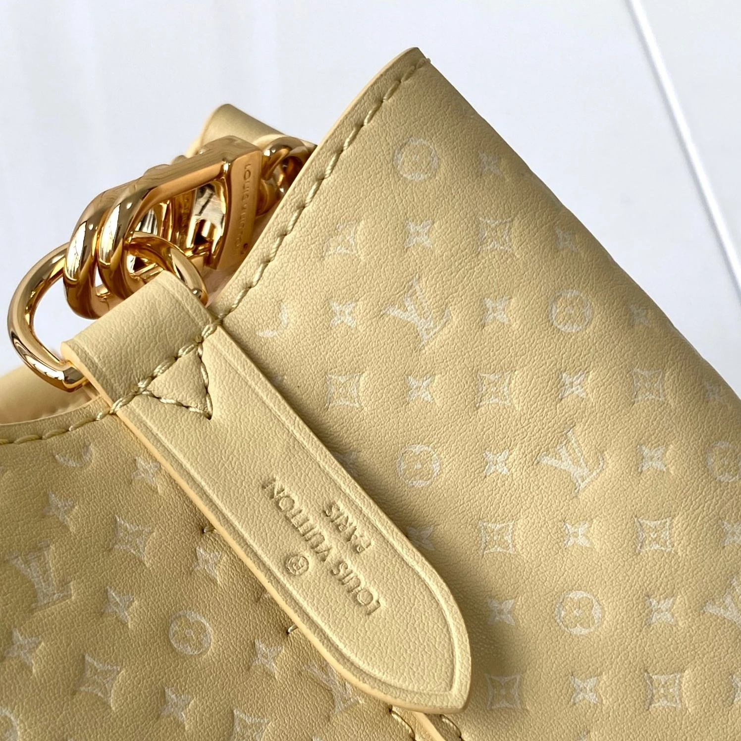 Replica bags Louis Vuitton M22599 Calfskin Yellow Néonoé BB