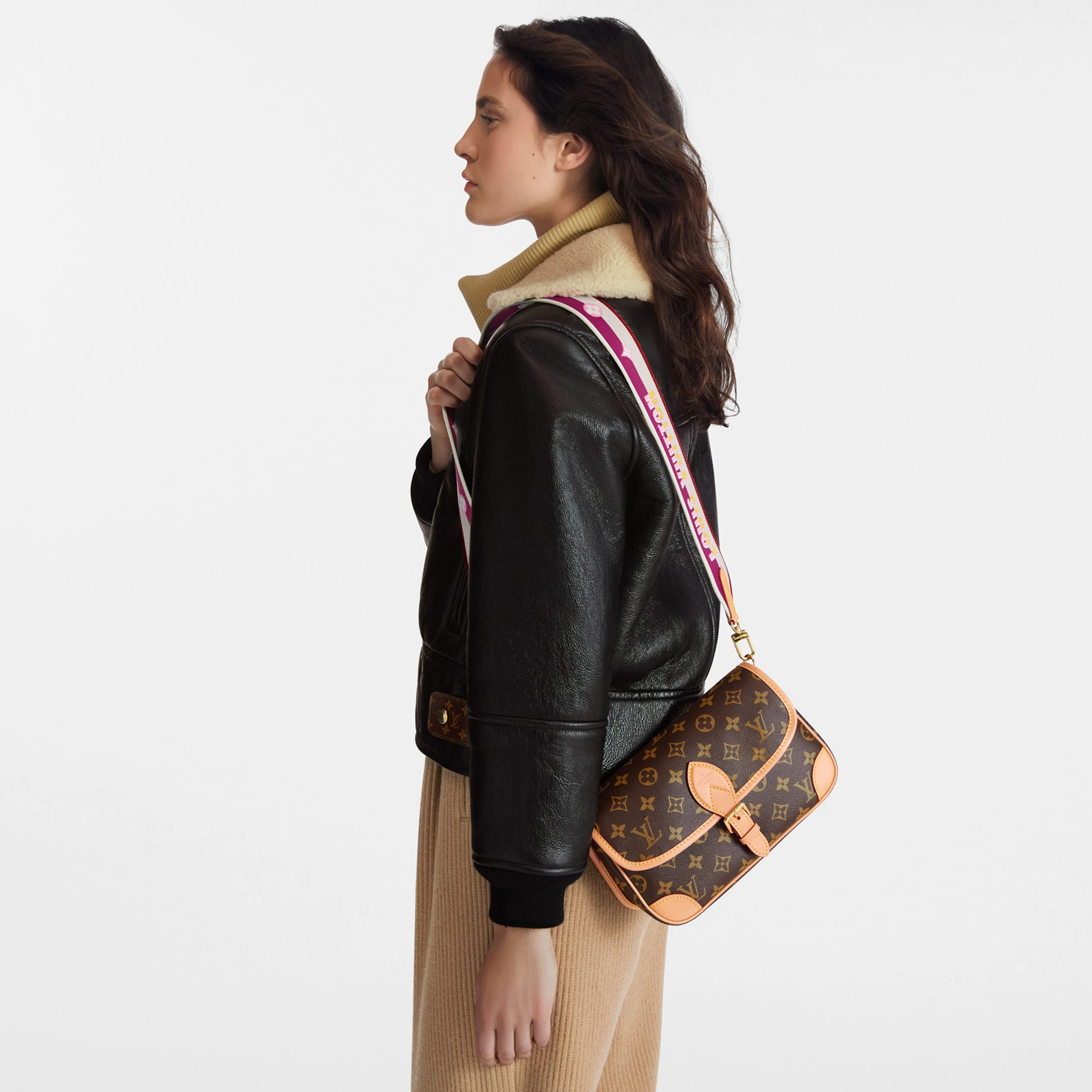 Mythick.ru Louis Vuitton M46049 Diane Fuchsia