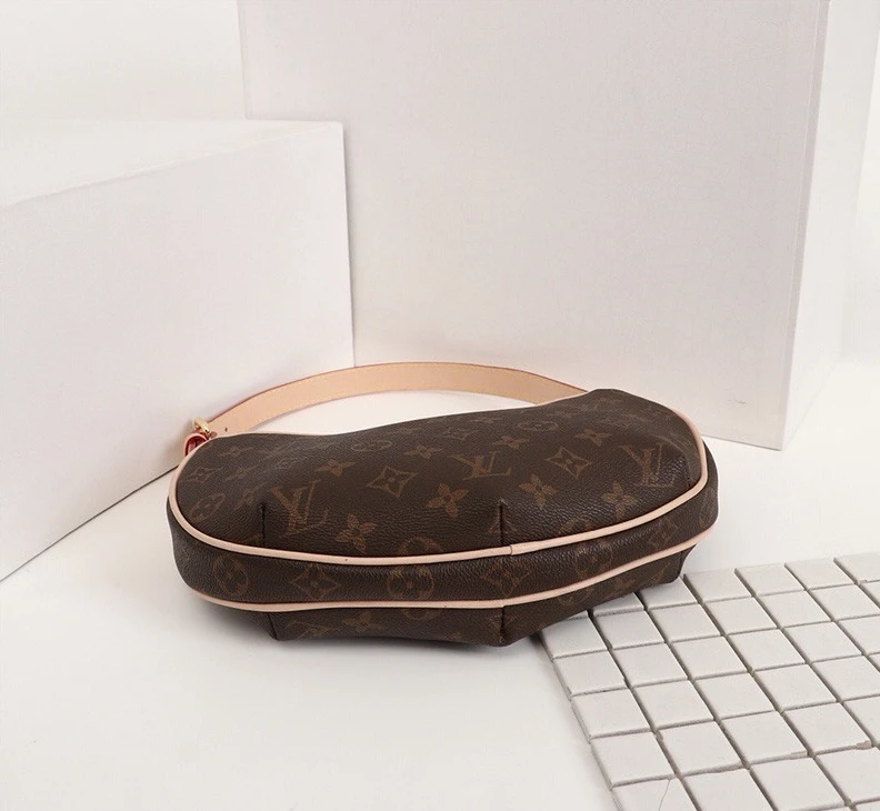 Top lv Louis Vuitton M51510 Pochette Croissant Shoulder Bag