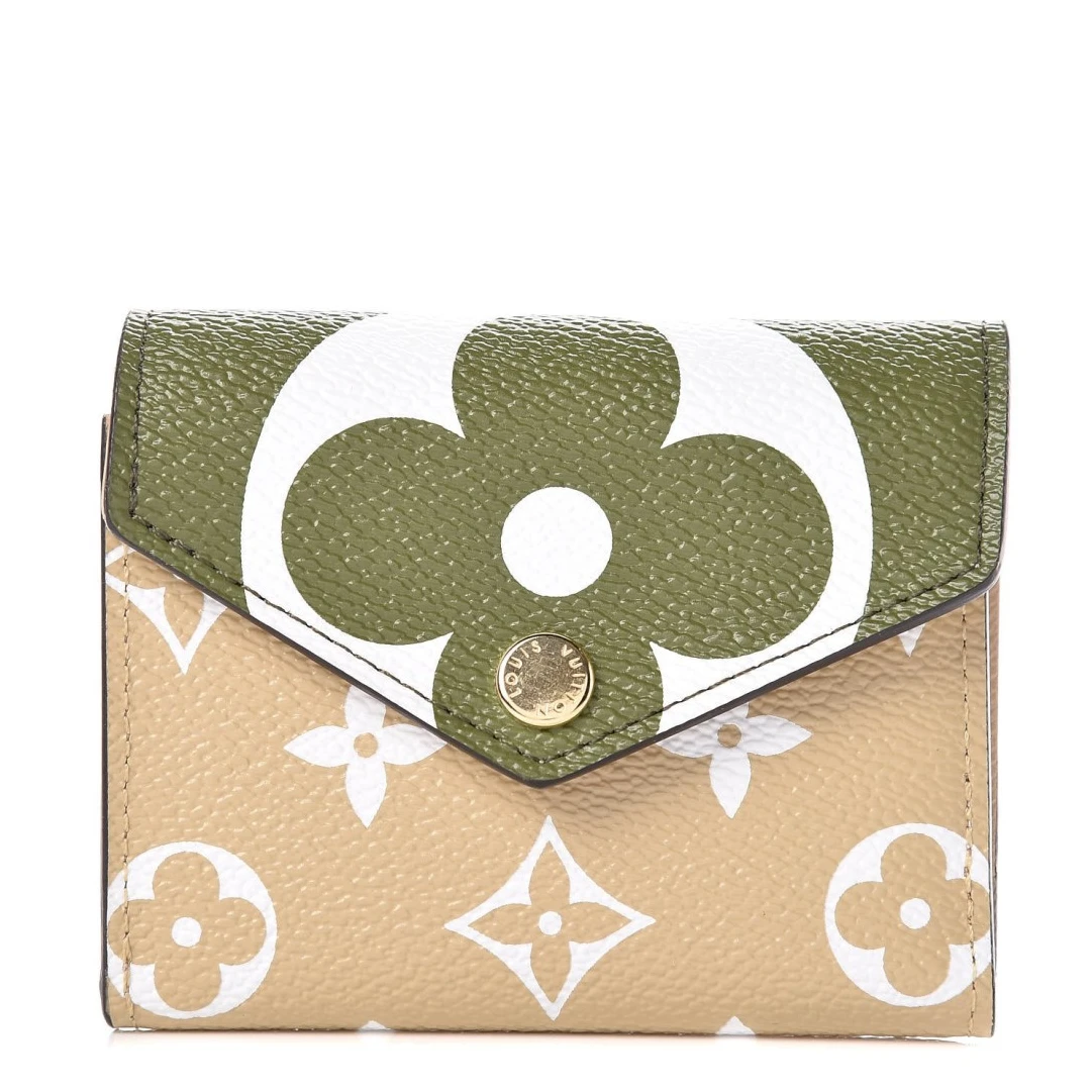 Louis Vuitton Monogram Giant Zoe Wallet Khaki M67640
