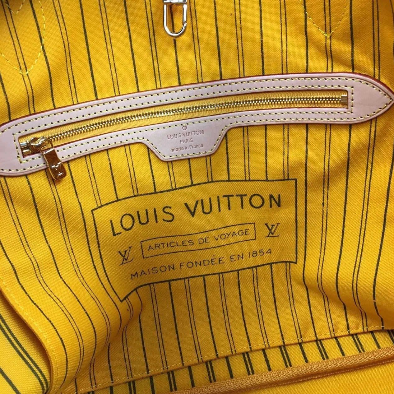 Louis vuitton locations Louis Vuitton Neverfull MM Bag Monogram Canvas M40997