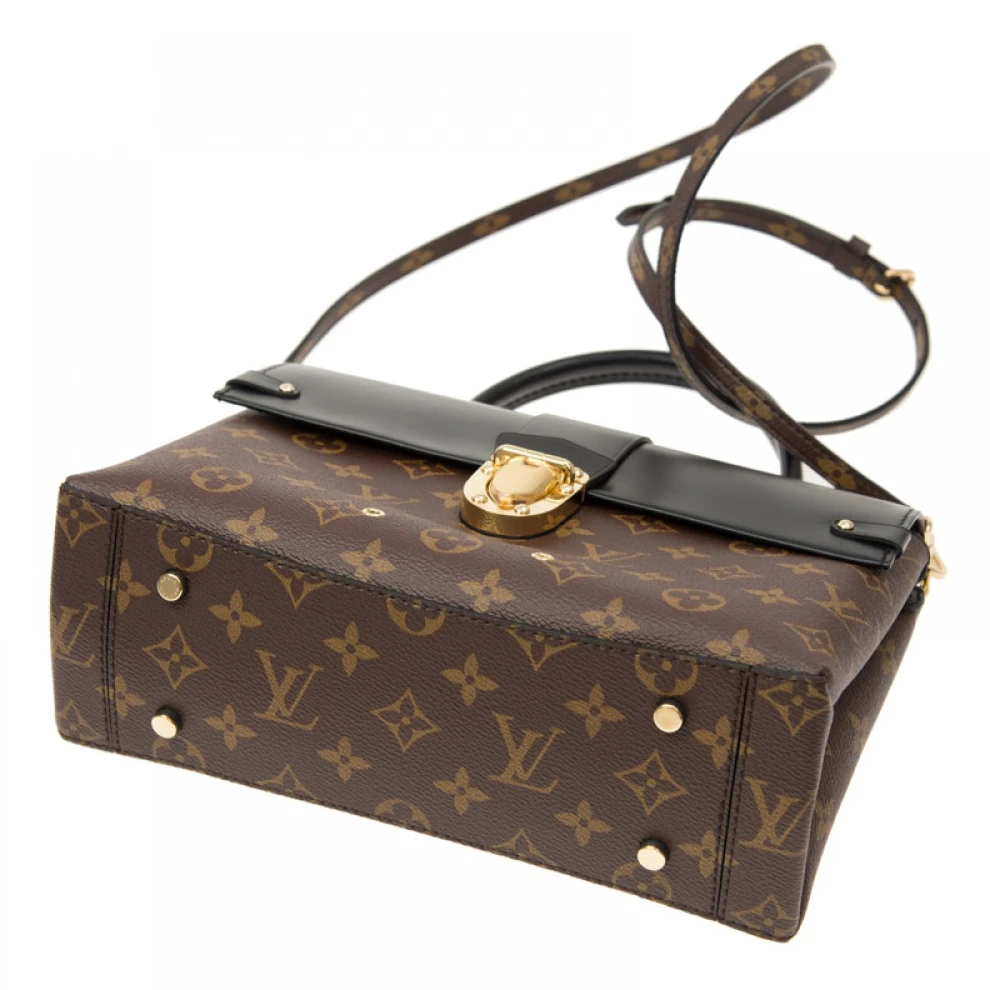 Louis vuitton locations Louis Vuitton One Handle M43125