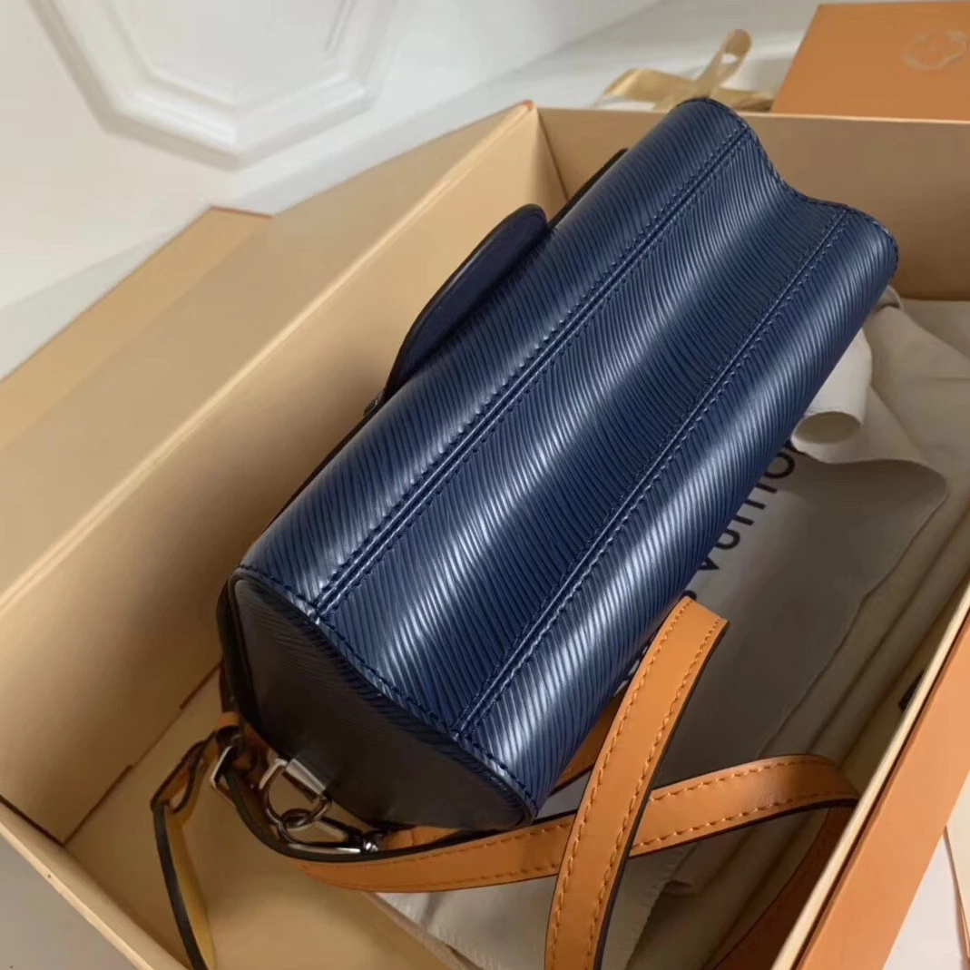 Top lv Louis Vuitton Twist MM Handle Bag Epi Monogram M52513