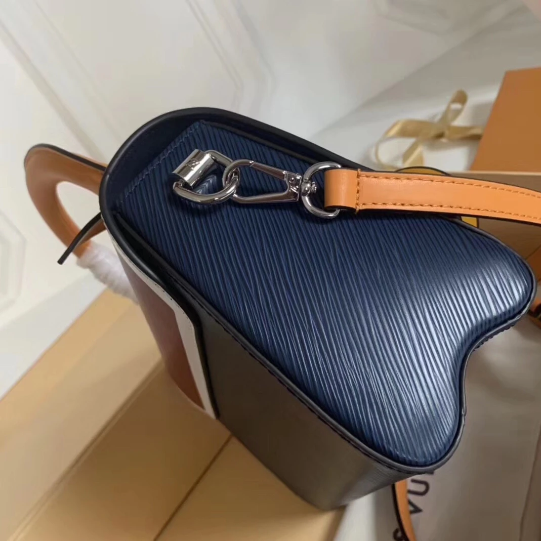 Top lv Louis Vuitton Twist MM Handle Bag Epi Monogram M52513