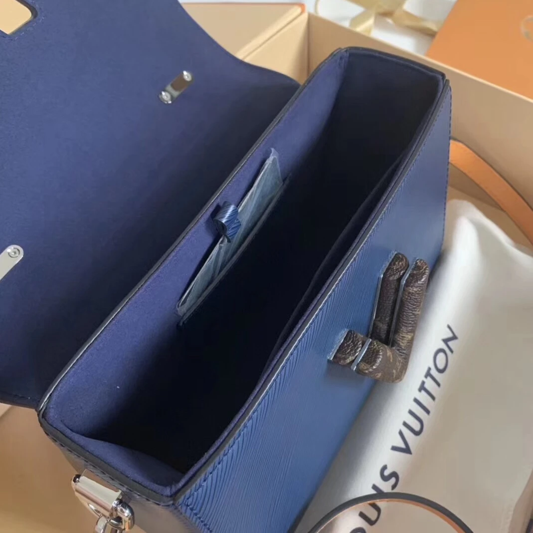 Top lv Louis Vuitton Twist MM Handle Bag Epi Monogram M52513