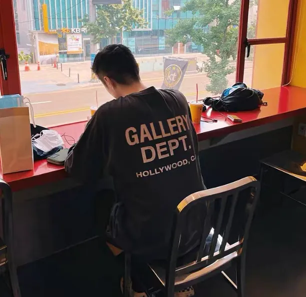 Gallery Depot. Souvenir Tee Hollywood Slogan Printed Long Sleeve T-shirt Black White S M L XL