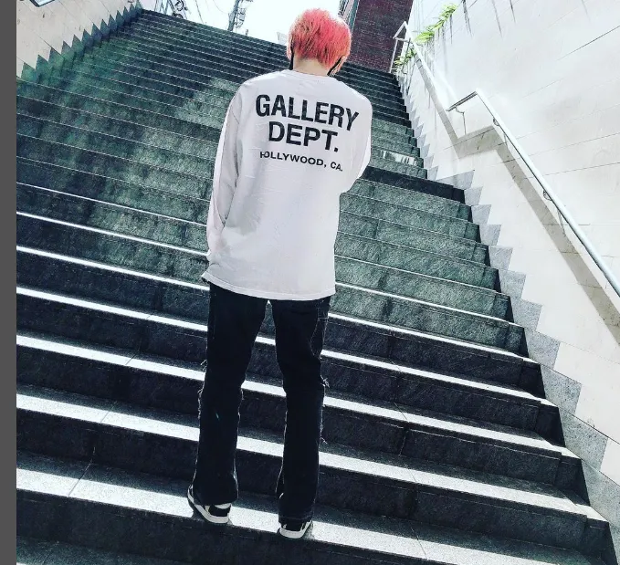 Gallery Depot. Souvenir Tee Hollywood Slogan Printed Long Sleeve T-shirt Black White S M L XL