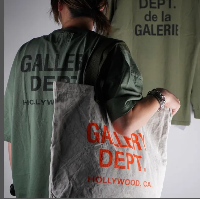 Gallery Depot. Classic Souvenir Tee Classic Logo Printed Retro Trendy Round Neck Short Sleeve T-shirt Black White Rice Apricot Sky Blue Fruit Green Deep Green S M L XL