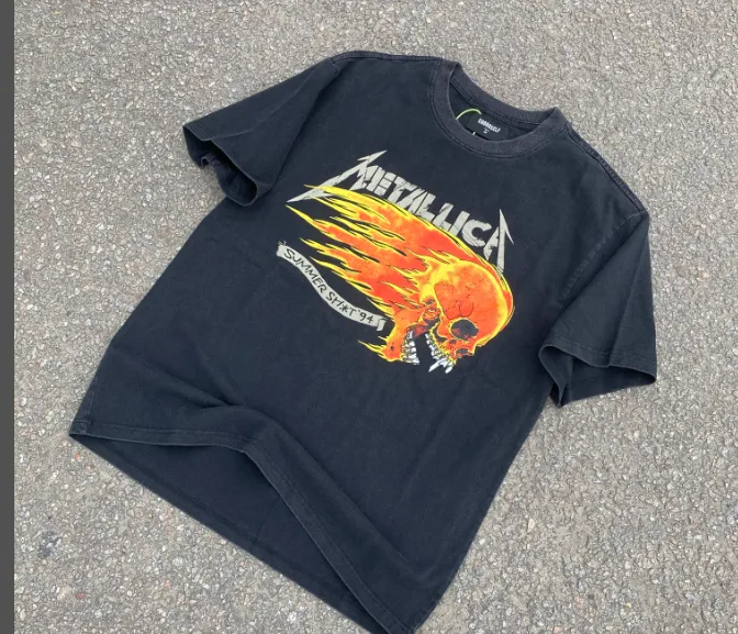 METALLICA Flame Skull Limited Edition Vintage Vintage Vintage Washed Water Vintage Tee Size: S M L XL