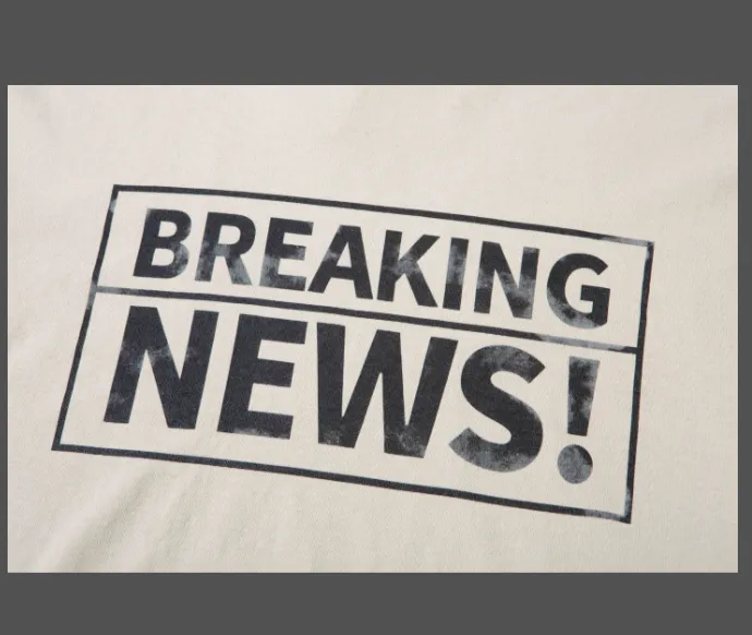 Gallery Dept Breaking News Tee Slogan Letter Printing Damaged Washed Short Sleeve T-shirt Rice Apricot S M L XL