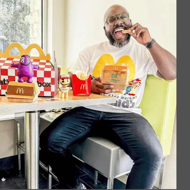 ￥129 CPFM.  X McDonald's collaboration smiley face burger family logo foam printed short sleeved t-shirt