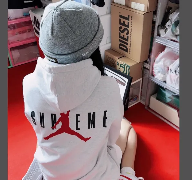 ¥329 24FW HOODED SWEATSHIRT