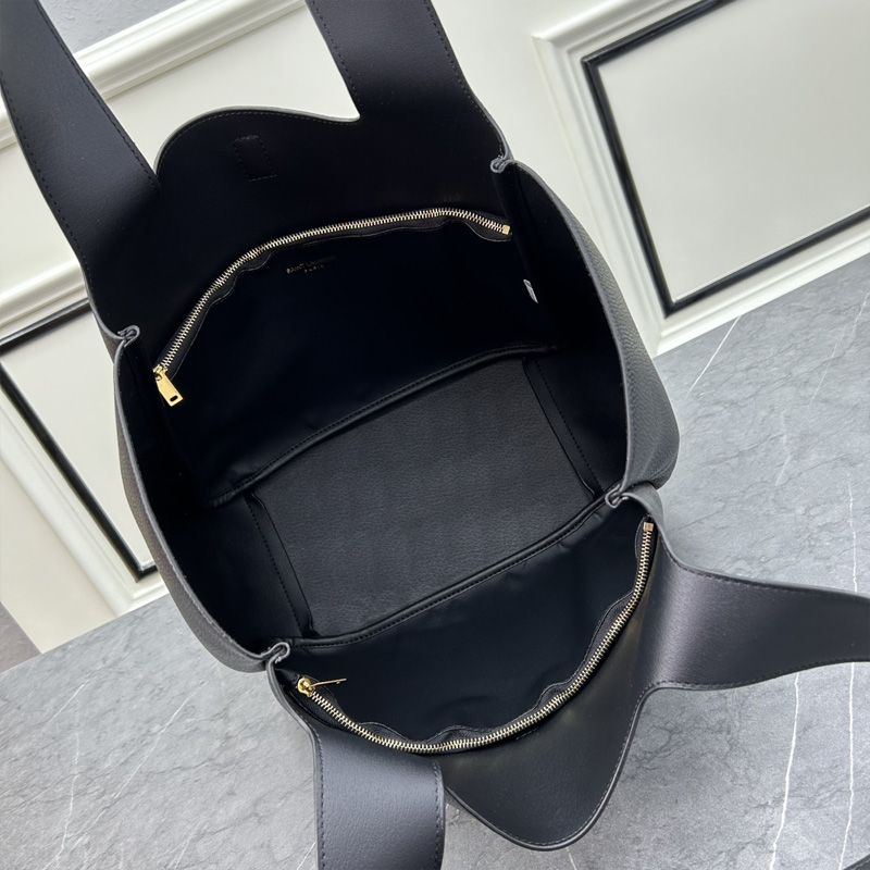 Saint Laurent Bea Tote In Grained Leather Black Gold