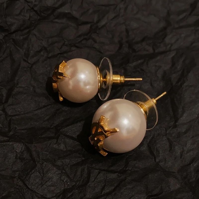 Saint Laurent Cassandre Pearl Earrings In Metal Gold