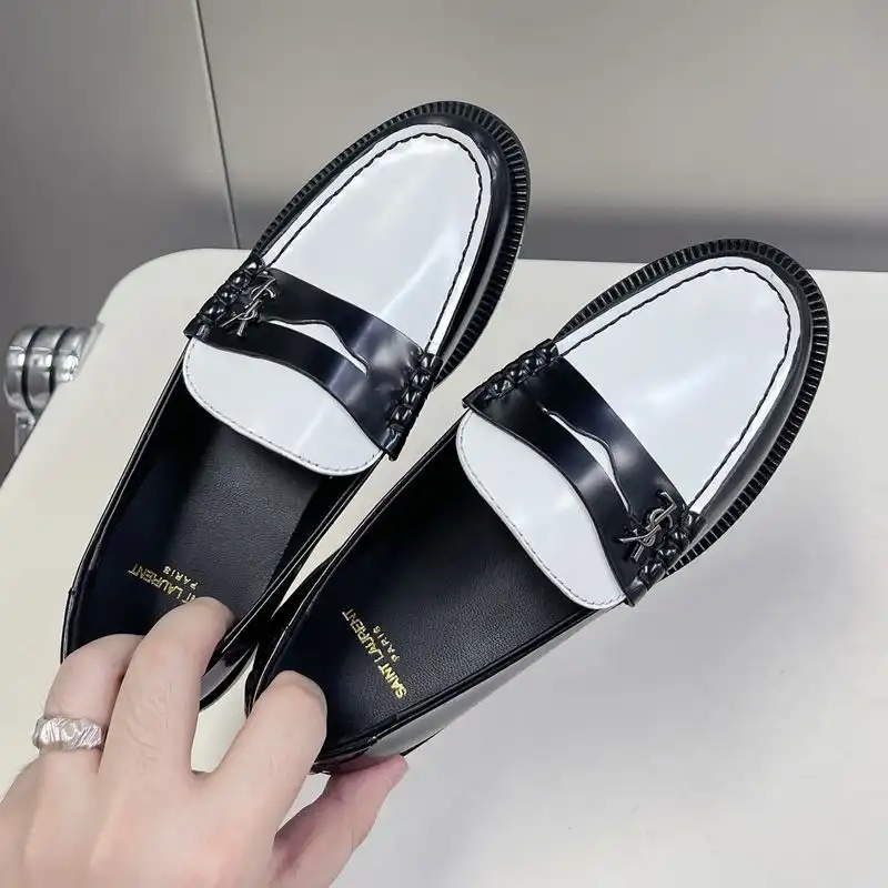 CHEAP Saint Laurent Le Loafers Women Smooth Leather Black White