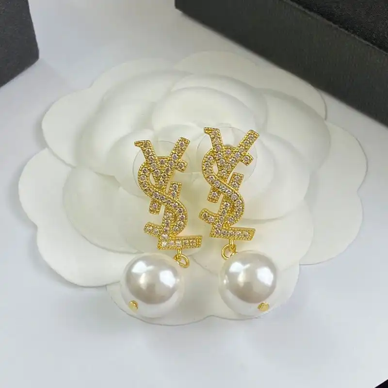 Saint Laurent Opyum Pearl Earrings In Metal And Crystal Gold