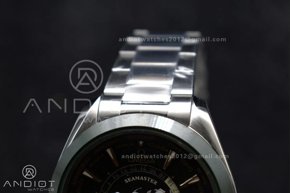 Aqua Terra GMT Worldtimer 43mm Green Ceramic VSF 1:1 Best Edition on SS Bracelet A8938 Super Clone