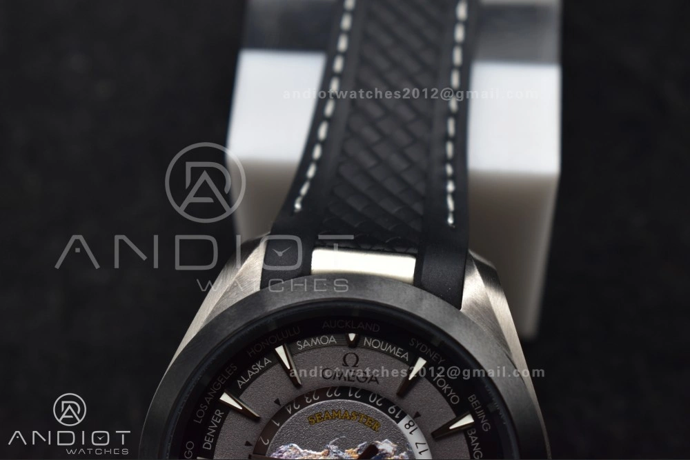 Aqua Terra GMT Worldtimer 43mm Titanium VSF 1:1 Best Edition on SS Bracelet A8938 Super Clone