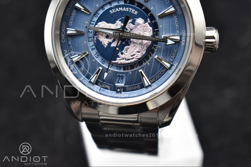 Aqua Terra GMT Worldtimer 43mm VSF 1:1 Best Edition Summer Blue Dial On Stainless Bracelet A8938 Super Clone