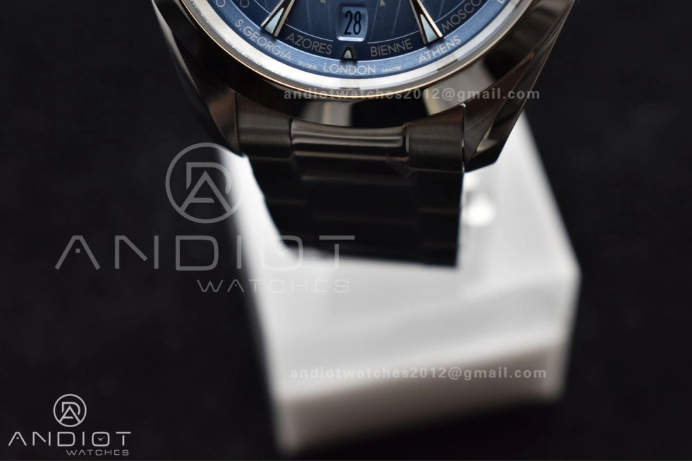 Aqua Terra GMT Worldtimer 43mm VSF 1:1 Best Edition Summer Blue Dial On Stainless Bracelet A8938 Super Clone