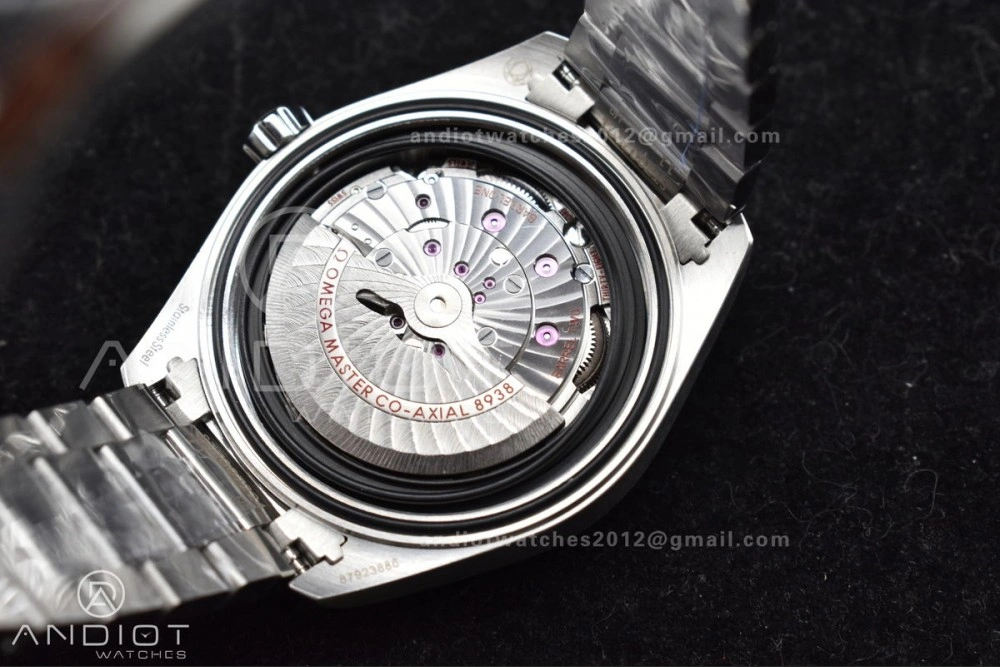 Aqua Terra GMT Worldtimer 43mm VSF 1:1 Best Edition Summer Blue Dial On Stainless Bracelet A8938 Super Clone