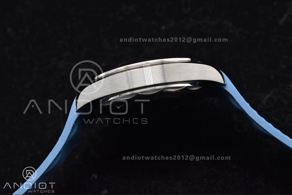 Aqua Terra GMT Worldtimer 43mm VSF 1:1 Best Edition Summer Blue Dial on Blue Rubber Strap A8938 Super Clone