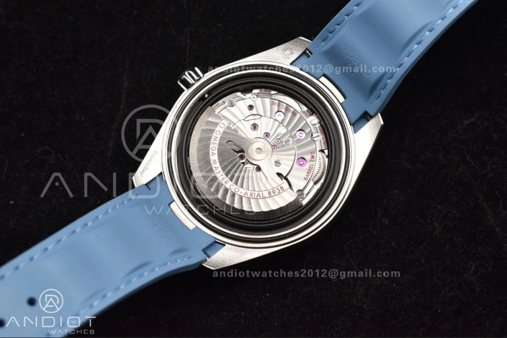 Aqua Terra GMT Worldtimer 43mm VSF 1:1 Best Edition Summer Blue Dial on Blue Rubber Strap A8938 Super Clone