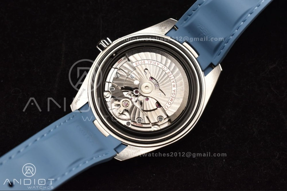 Aqua Terra GMT Worldtimer 43mm VSF 1:1 Best Edition Summer Blue Dial on Blue Rubber Strap A8938 Super Clone