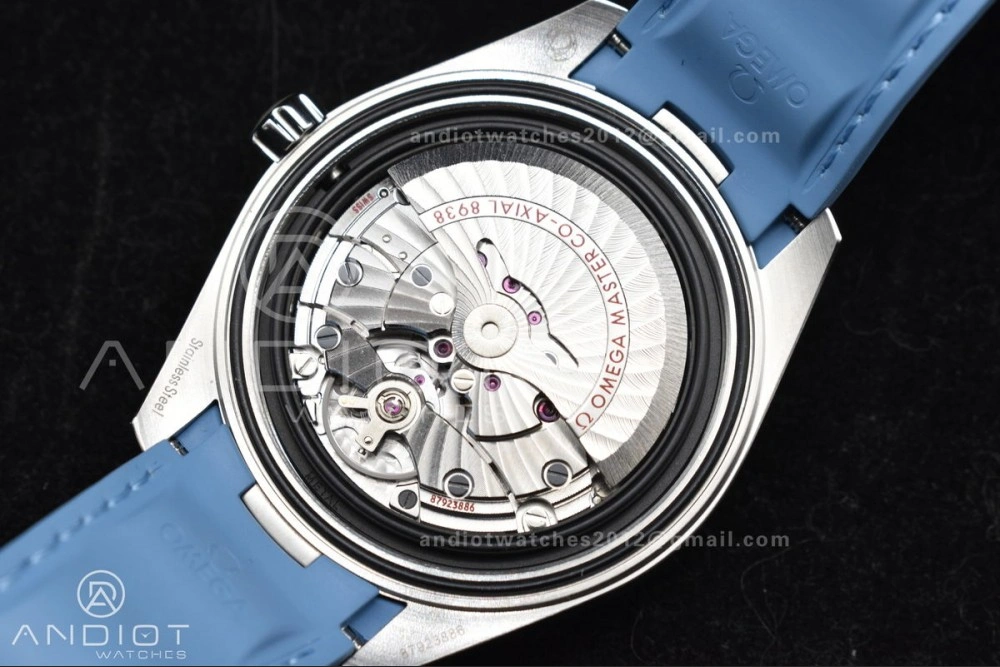 Aqua Terra GMT Worldtimer 43mm VSF 1:1 Best Edition Summer Blue Dial on Blue Rubber Strap A8938 Super Clone