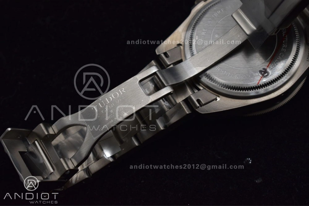 Blue Pelagos XF 1:1 Best Edition on Titanium Bracelet A2824 V5