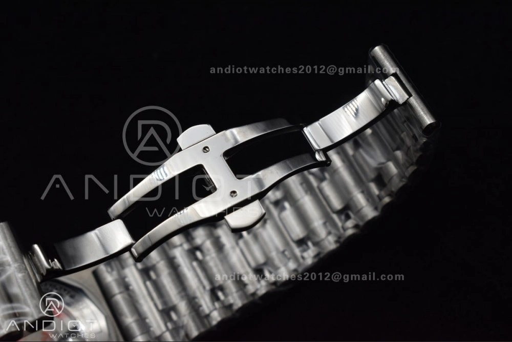 Chronomat B01 44mm SS BLSF 1:1 Best Edition Black Dial on SS Bracelet A7750