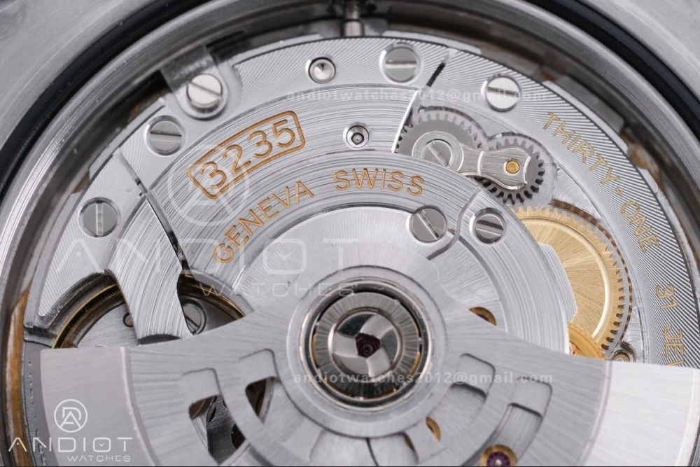 DateJust 41 126331 Clean 1:1 Best Edition 904L Steel Champagne Dial on SS RG Jubilee Bracelet SH3235