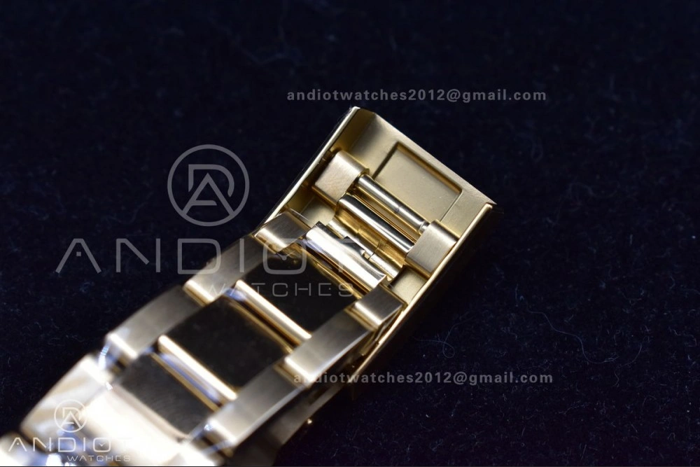 Daytona 116505 Clean 1:1 Best Edition YG Dial Black Markers on YG Bracelet SA4130 V2