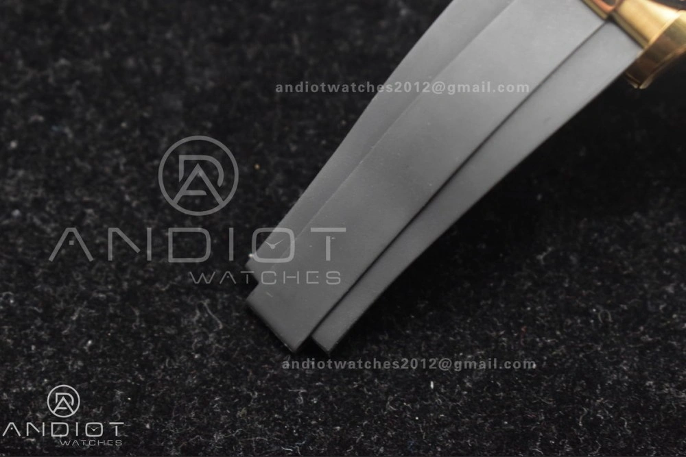 Daytona 116518 Clean 1:1 Best Edition Black Diamonds Dial on Oysterflex Rubber Strap SA4130 V2