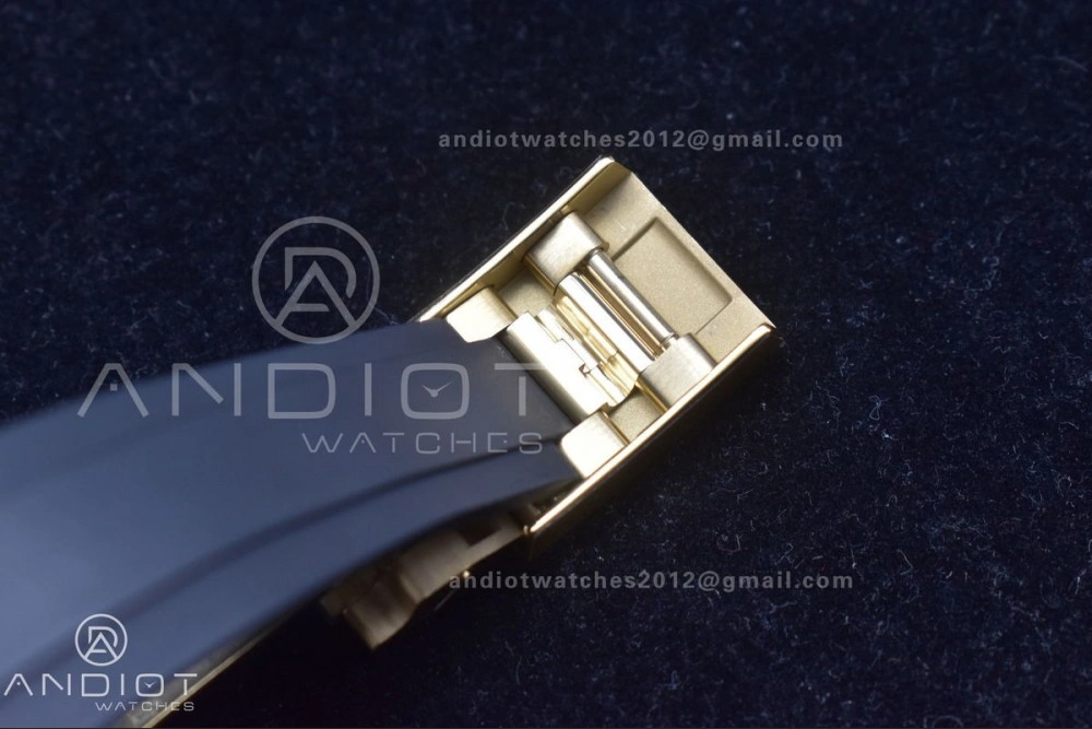 Daytona 116518 Clean 1:1 Best Edition Black Diamonds Dial on Oysterflex Rubber Strap SA4130 V2