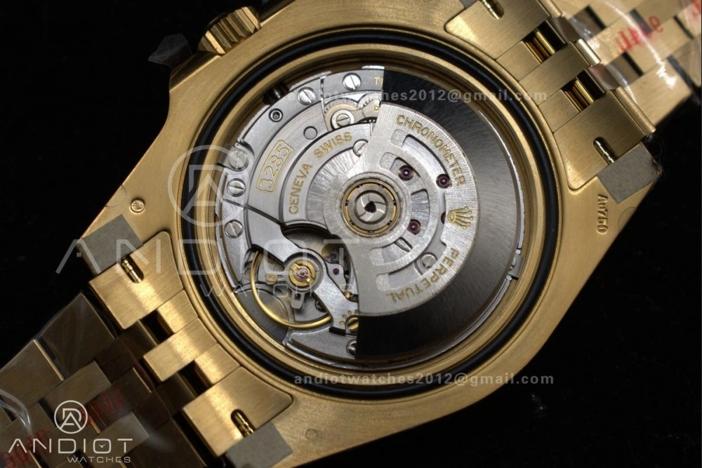 GMT Master II 126718 GRNR Clean 1:1 Best Edition Black Dial on YG Jubilee Bracelet DD3285 CHS