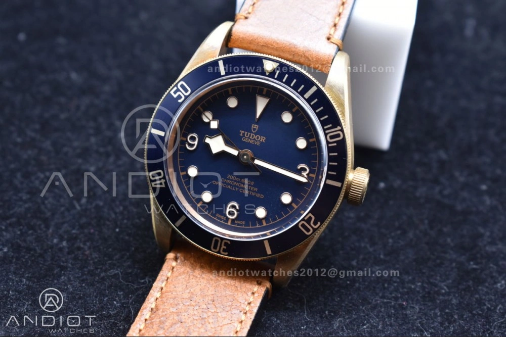 Heritage Black Bay Bronze Blue XF 1:1 Best Edition on Aged Brown Leather Strap A2824 V3 (Free Nato Strap)