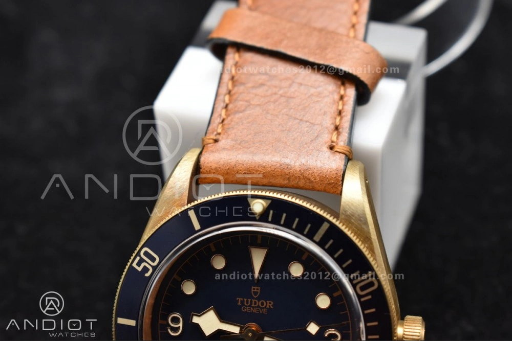 Heritage Black Bay Bronze Blue XF 1:1 Best Edition on Aged Brown Leather Strap A2824 V3 (Free Nato Strap)