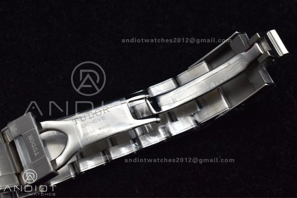 Heritage Black Bay Red Bezel ZF 1:1 Best Edition on SS Bracelet A2824